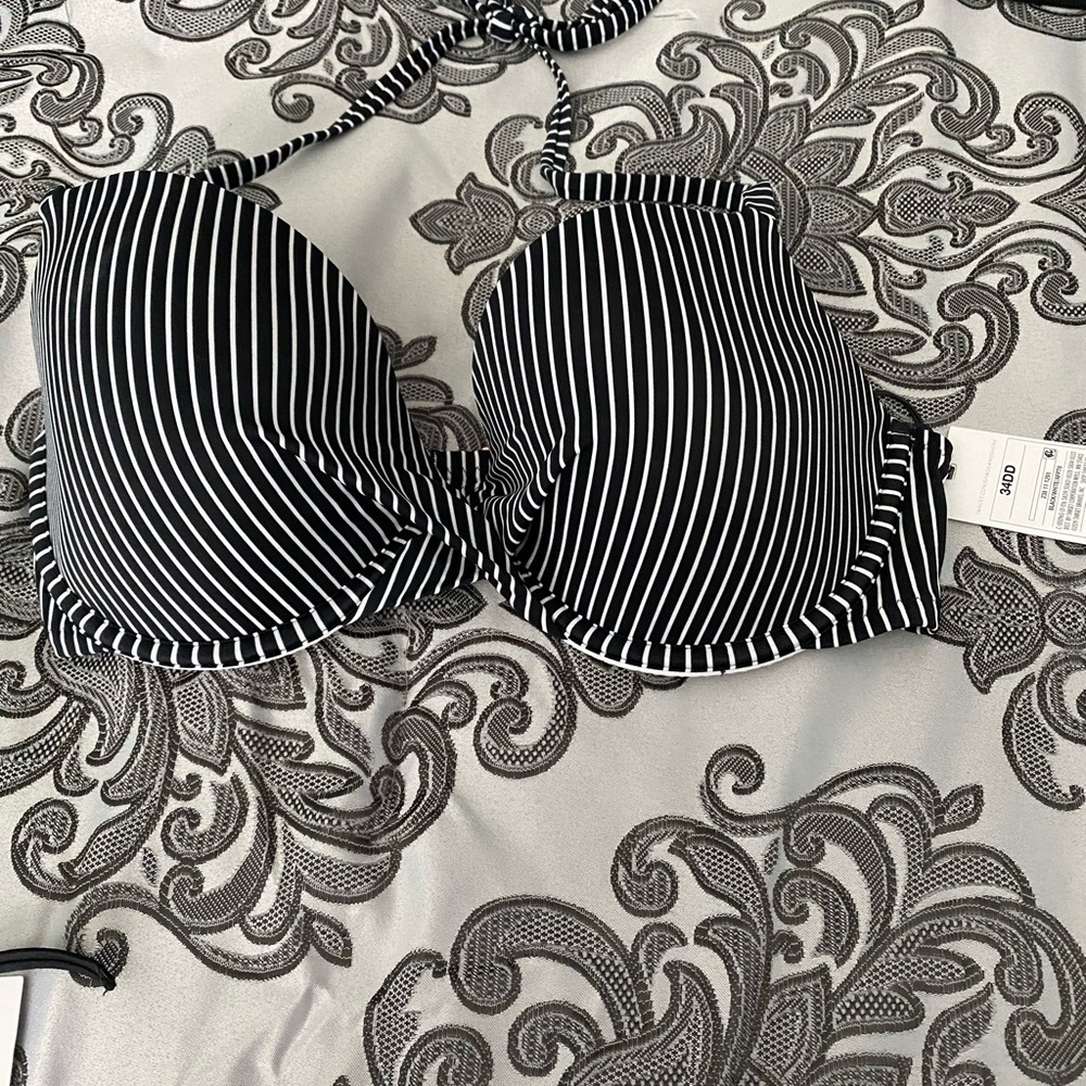 NWT Target Shade and Shore striped Bikini top 34DD
